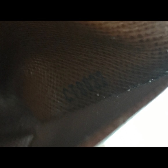 AUTH Louis Vuitton 6-Key Holder CT0032 - Picture 7 of 7